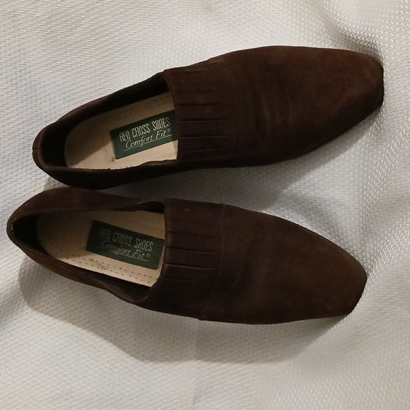 Red Cross shoes brown suede slipons - Picture 2 of 6